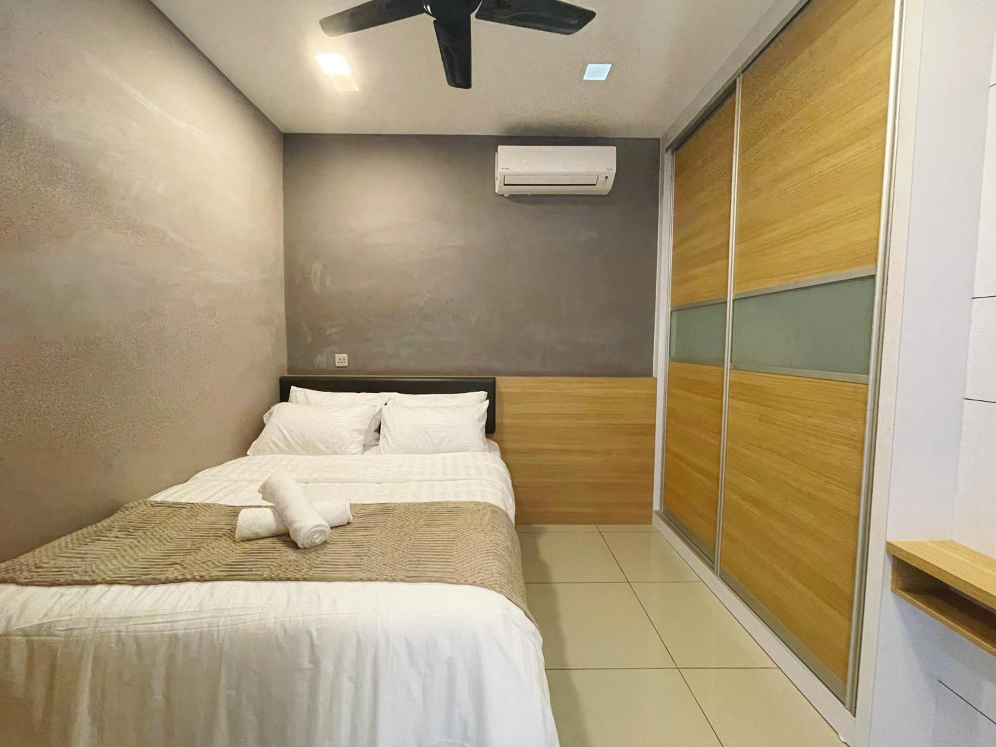 Austin Regency High 2-5pax Netflix *